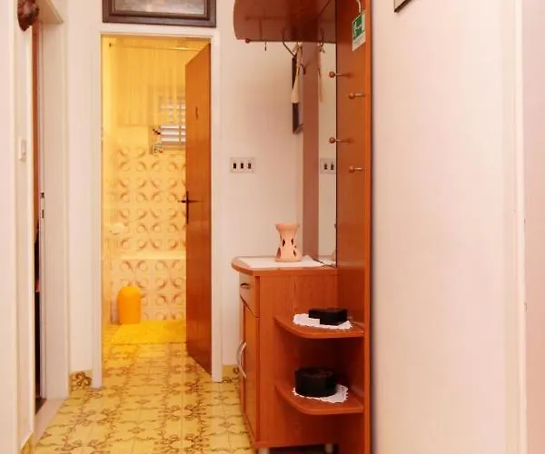 Apartment By The Sea Prigradica, Korcula - 9140 *